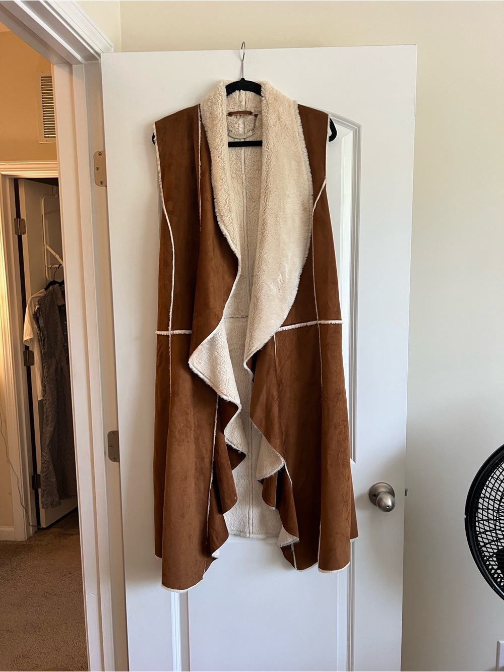 Women’s Brown Faux Suede Sherpa Vest - Cozy Layering Wrap